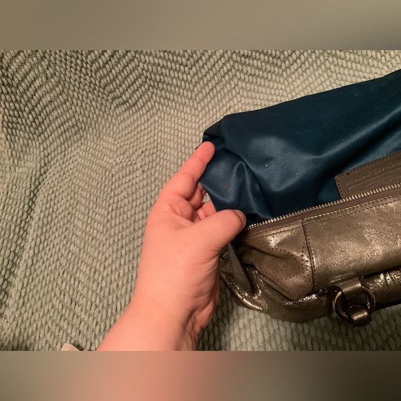 RARE EUC COACH METALLIC SILVER SHOULDER BAG. - Picture 9 of 11